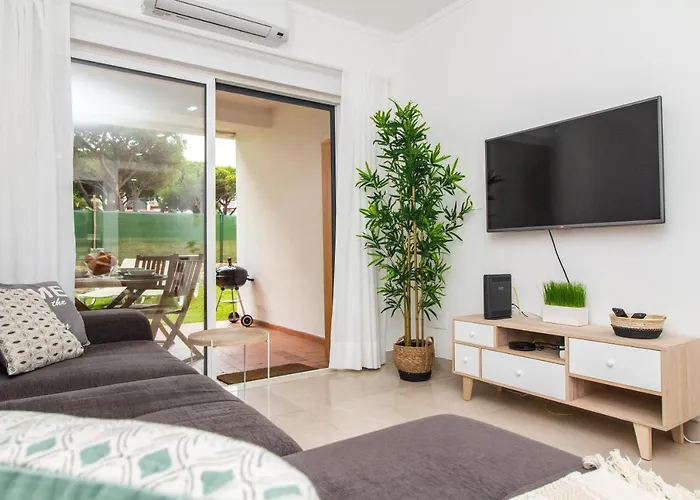 Apartment Acoteias B3