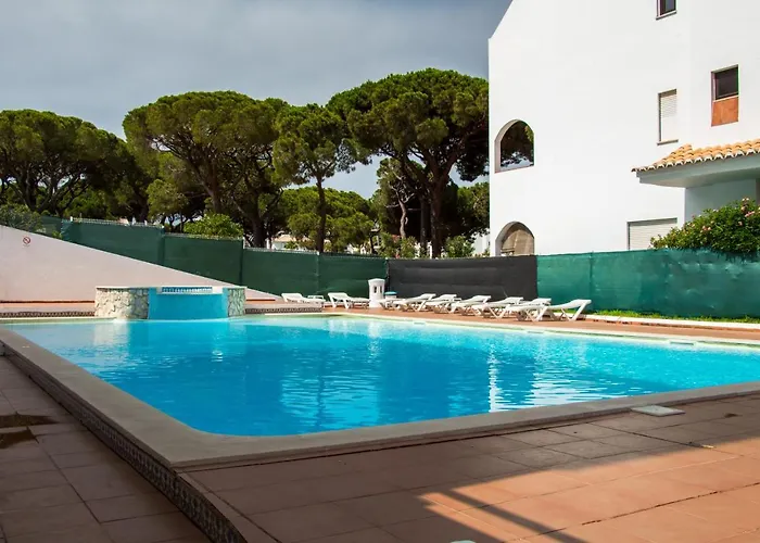 Apartment Acoteias B3 *